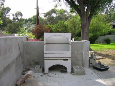 Base, firebox and cooking area